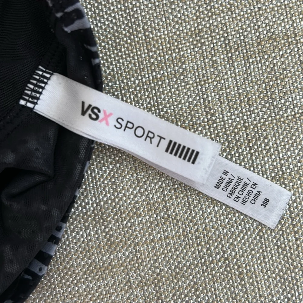 Victorias Secret VSX Sport Bra - Picture 2 of 4